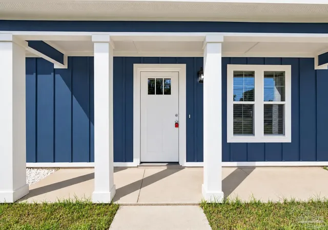 Photo 2 of Single family home for sale at 3017 Berwick St, Pensacola, FL 32503 | MLS# 689443 | Listing updated on 2026-09-24