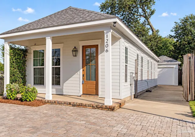 Photo 1 of Single family home for sale at 1206 E Fisher St, Pensacola, FL 32503 | MLS# 689797 | Listing updated on 2026-10-15