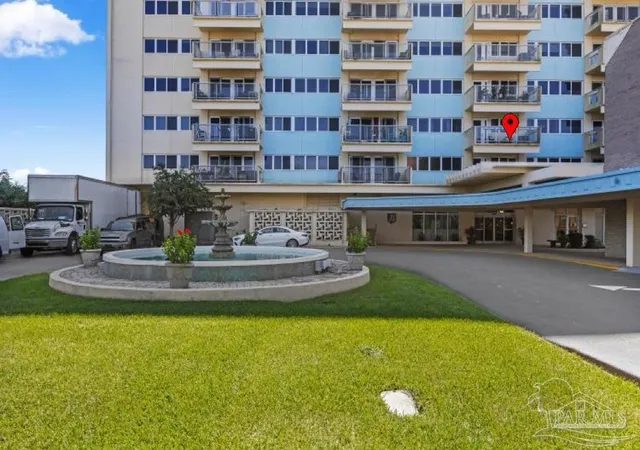 Listing Photo 4 - Condo for sale in building located at 825 Bayshore Dr, Warrington, FL 32507 - Unit #304