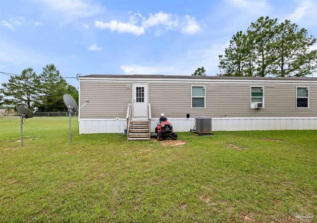 Photo 1 of Manufactured home for sale at 4619 Thoroughbred Dr, Milton, FL 32583 | MLS# 690063 | Listing updated on 2026-10-08