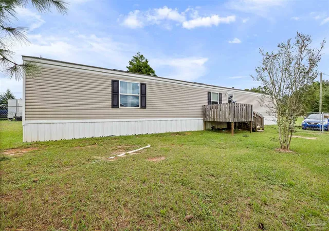 Photo 2 of Manufactured home for sale at 4619 Thoroughbred Dr, Milton, FL 32583 | MLS# 690063 | Listing updated on 2026-10-08