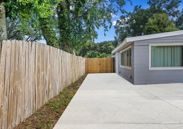 Photo 3 of Single family home for sale at 5503 W Jackson St, Pensacola, FL 32506 | MLS# 688823 | Listing updated on 2026-10-01