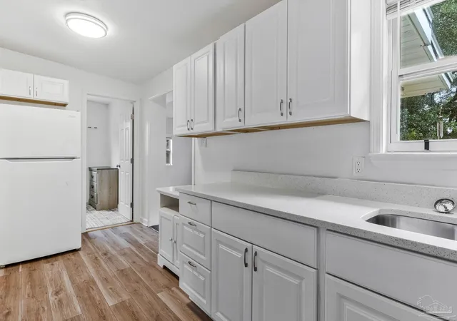 Photo 3 of Single family home for sale at 2121 Elaine Cir, Pensacola, FL 32504 | MLS# 688985 | Listing updated on 2026-09-15