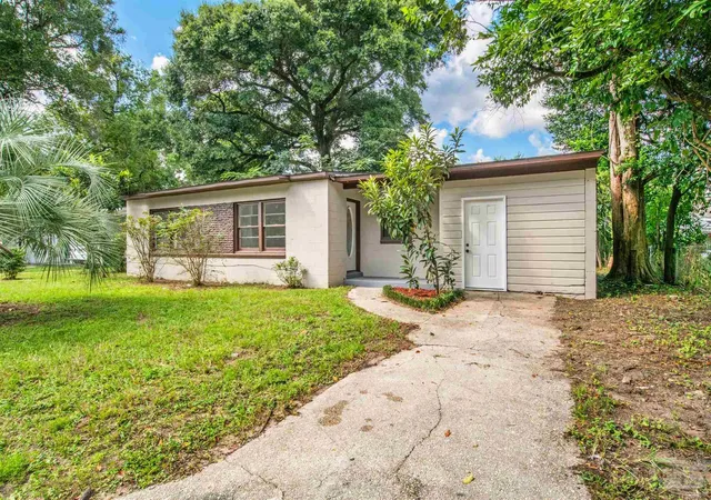 Photo 1 of Single family home for sale at 5502 Essex Rd, Pensacola, FL 32506 | MLS# 689294 | Listing updated on 2026-10-14