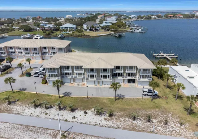Townhouse for sale at 458 Ft Pickens Rd, Gulf Breeze, FL 32561 | MLS# 689476