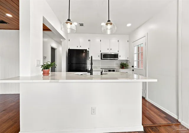 Photo 3 of Single family home for sale at 435 S 1st Street, Pensacola, FL 32507 | MLS# 688668 | Listing updated on 2026-09-23