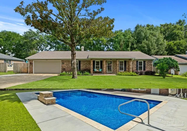 Photo 1 of Single family home for sale at 4580 Baywoods Dr, Pensacola, FL 32504 | MLS# 689021 | Listing updated on 2026-10-03