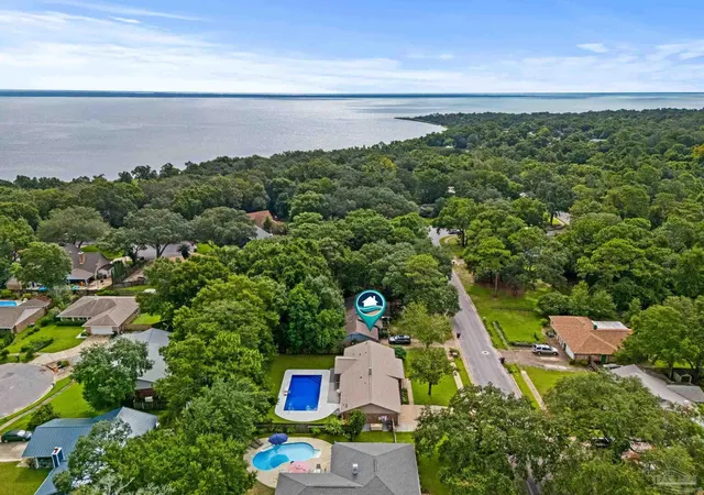 Photo 2 of Single family home for sale at 4580 Baywoods Dr, Pensacola, FL 32504 | MLS# 689021 | Listing updated on 2026-10-03