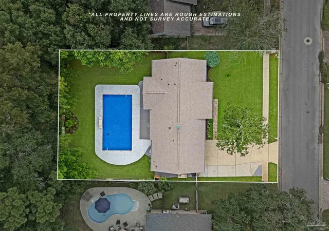 Photo 3 of Single family home for sale at 4580 Baywoods Dr, Pensacola, FL 32504 | MLS# 689021 | Listing updated on 2026-10-03