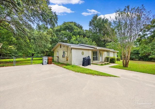 Photo 2 of Single family home for sale at 5180 Parkway Dr, Milton, FL 32570 | MLS# 689876 | Listing updated on 2026-10-14