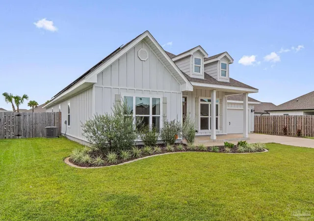Photo 3 of Sale Pending at 6320 Jenks Dr, Gulf Breeze, FL 32563 | MLS# 688582 | Listing updated on 2026-09-06