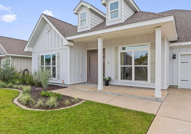 Photo 3 of Sale Pending at 6320 Jenks Dr, Gulf Breeze, FL 32563 | MLS# 688582 | Listing updated on 2026-09-06