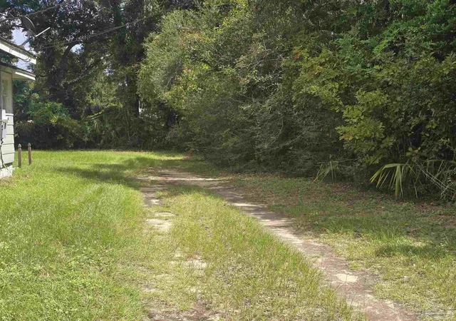 Photo 1 of Land for sale at 312 S L St, Pensacola, FL 32502 | MLS# 688840 | Listing updated on 2026-09-21