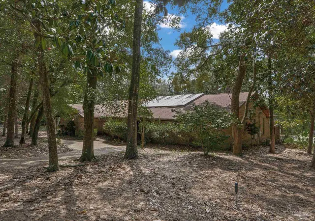 Photo 2 of Single family home for sale at 721 Tanglewood Dr, Pensacola, FL 32503 | MLS# 688810 | Listing updated on 2026-10-05