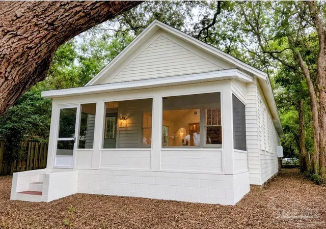 Photo 1 of Single family home for sale at 217 N Barcelona, Pensacola, FL 32502 | MLS# 687260 | Listing updated on 2026-09-14