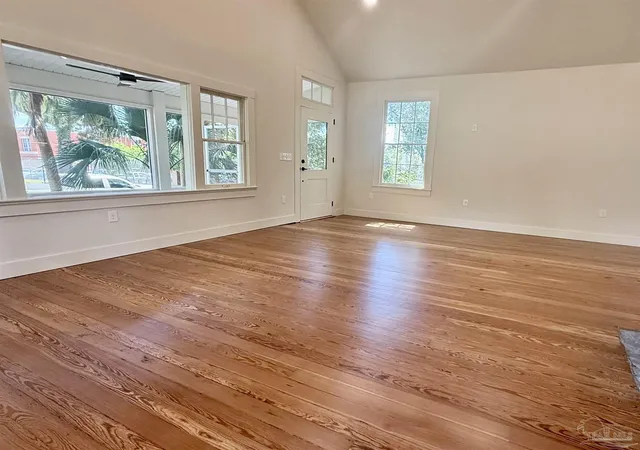 Photo 2 of Single family home for sale at 217 N Barcelona, Pensacola, FL 32502 | MLS# 687260 | Listing updated on 2026-09-14