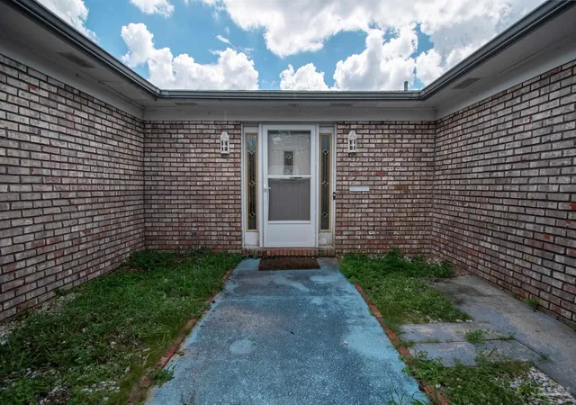 Photo 2 of Single family home for sale at 2531 Tomlinson Rd, Pensacola, FL 32526 | MLS# 688709 | Listing updated on 2026-09-16