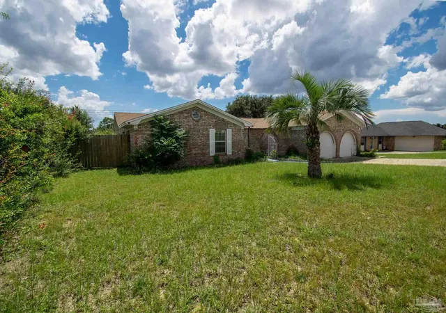 Photo 4 of Single family home for sale at 2531 Tomlinson Rd, Pensacola, FL 32526 | MLS# 688709 | Listing updated on 2026-09-16