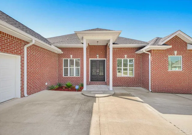 Photo 3 of Single family home for sale at 945 E Ten Mile Rd, Pensacola, FL 32514 | MLS# 689405 | Listing updated on 2026-10-17