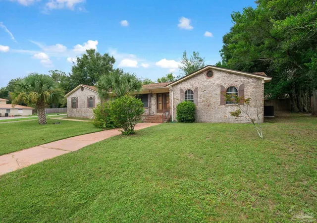 Photo 2 of Single family home for sale at 2780 Bayou Blvd, Pensacola, FL 32503 | MLS# 688798 | Listing updated on 2026-09-27