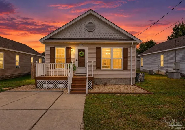 Photo 1 of Single family home for sale at 5317 Yellow Blf Rd, Pensacola, FL 32507 | MLS# 689485 | Listing updated on 2026-10-05