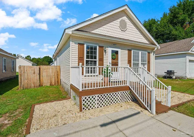 Photo 2 of Single family home for sale at 5317 Yellow Blf Rd, Pensacola, FL 32507 | MLS# 689485 | Listing updated on 2026-10-05