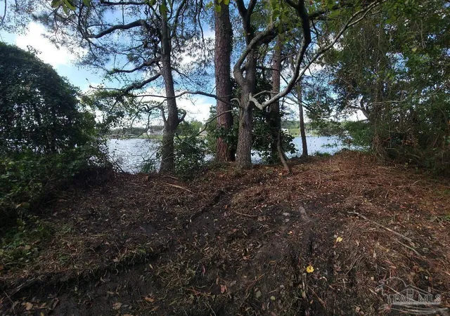 Photo 2 of Sale Pending at 675 Tanglewood Dr, Pensacola, FL 32503 | MLS# 689207 | Listing updated on 2026-10-20