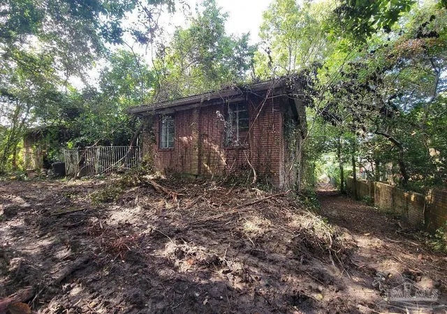 Photo 3 of Sale Pending at 675 Tanglewood Dr, Pensacola, FL 32503 | MLS# 689207 | Listing updated on 2026-10-20