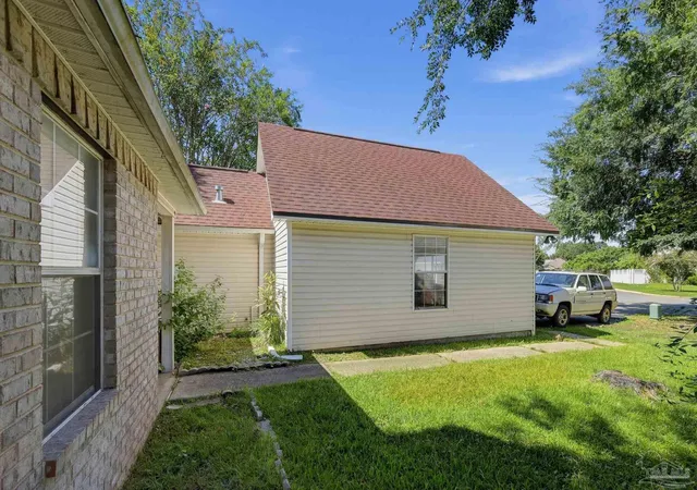 Photo 3 of Single family home for sale at 377 Mirabelle Dr, Pensacola, FL 32514 | MLS# 689401 | Listing updated on 2026-10-03