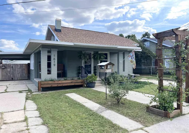 Photo 2 of Single family home for sale at 1619 E Lee St, Pensacola, FL 32503 | MLS# 689684 | Listing updated on 2026-10-07