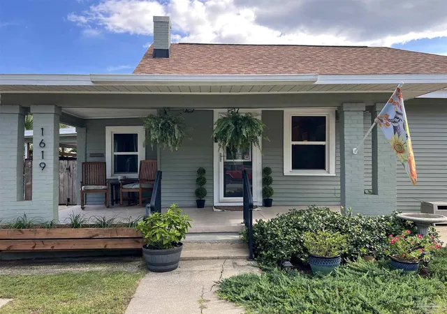 Photo 3 of Single family home for sale at 1619 E Lee St, Pensacola, FL 32503 | MLS# 689684 | Listing updated on 2026-10-07