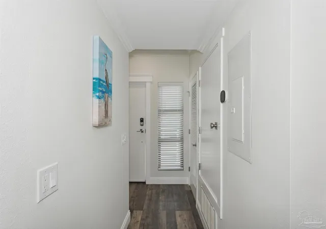 Listing Photo 4 - Condo for sale in building located at 1390 Ft Pickens Rd, Pensacola, FL 32561 - Unit #109