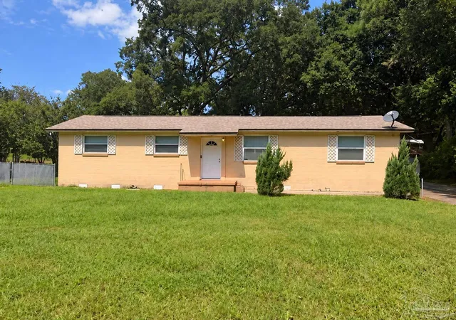 Photo 1 of Single family home for sale at 8021 Beaver Cir, Pensacola, FL 32534 | MLS# 689510 | Listing updated on 2026-10-06