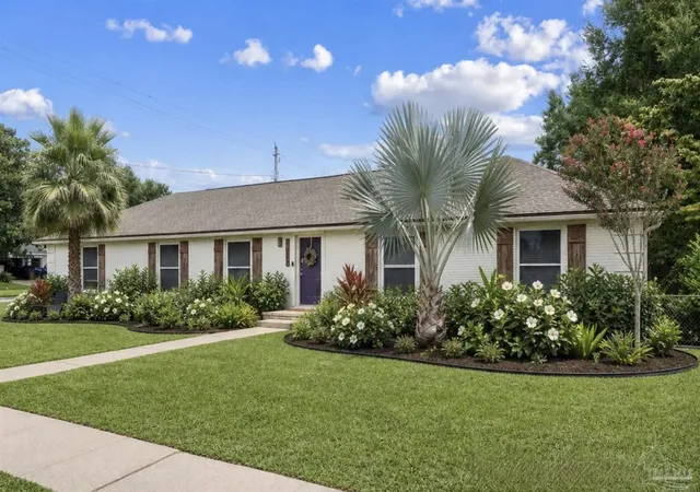 Photo 1 of Single family home for sale at 4200 Lynn Ora Dr, Pensacola, FL 32504 | MLS# 688569 | Listing updated on 2026-09-13