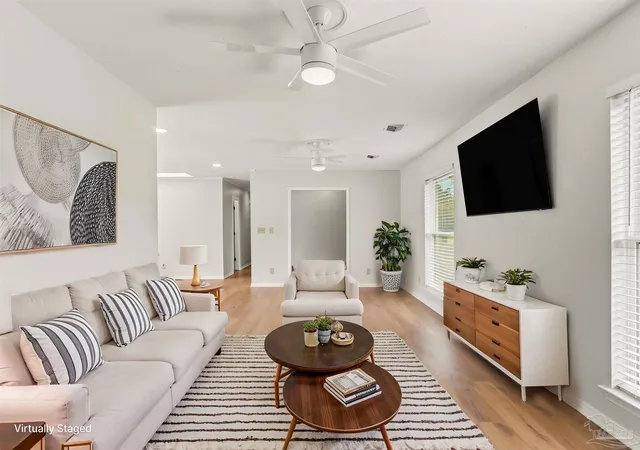 Photo 3 of Single family home for sale at 4200 Lynn Ora Dr, Pensacola, FL 32504 | MLS# 688569 | Listing updated on 2026-09-13