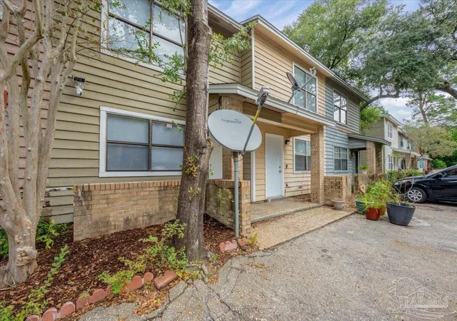 Photo 1 of Townhouse for sale at 618 Gap Crk Dr #27, Fort Walton Beach, FL 32548 | MLS# 690078 | Listing updated on 2026-10-09