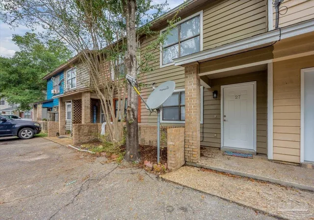 Photo 3 of Townhouse for sale at 618 Gap Crk Dr #27, Fort Walton Beach, FL 32548 | MLS# 690078 | Listing updated on 2026-10-09
