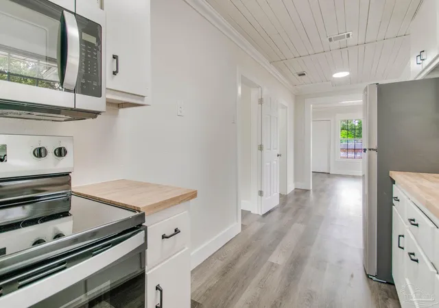 Photo 2 of Single family home for sale at 2303 W Brainerd St, Pensacola, FL 32505 | MLS# 688682 | Listing updated on 2026-09-09