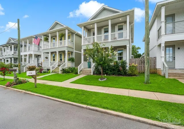 Photo 2 of Single family home for sale at 921 W Jackson St, Pensacola, FL 32501 | MLS# 688649 | Listing updated on 2026-09-09