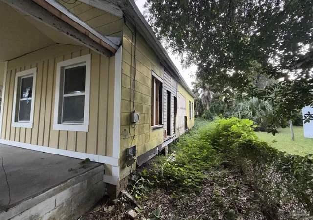 Photo 13 of Single family home for sale at 909 N 6th Avenue, Pensacola, FL 32501 | MLS# 688434 | Listing updated on 2026-09-04