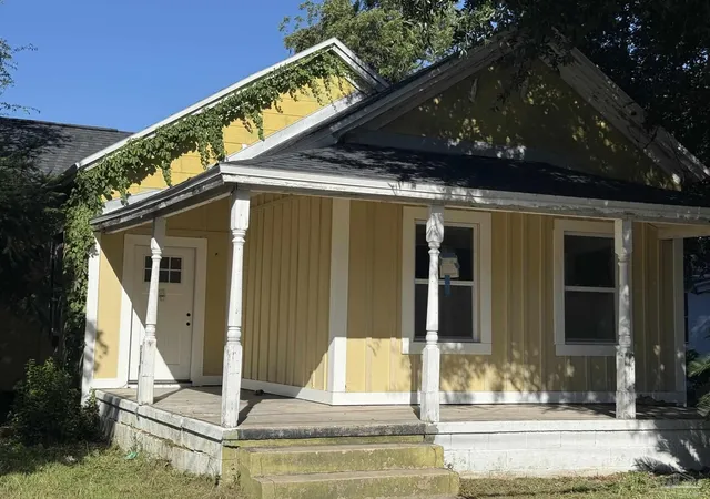 Photo 1 of Single family home for sale at 909 N 6th Avenue, Pensacola, FL 32501 | MLS# 688434 | Listing updated on 2026-09-04