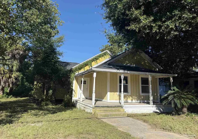 Photo 2 of Single family home for sale at 909 N 6th Avenue, Pensacola, FL 32501 | MLS# 688434 | Listing updated on 2026-09-04
