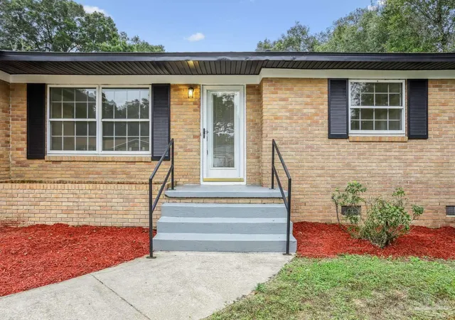 Photo 3 of Single family home for sale at 7605 Harvey St, Pensacola, FL 32506 | MLS# 688805 | Listing updated on 2026-09-29