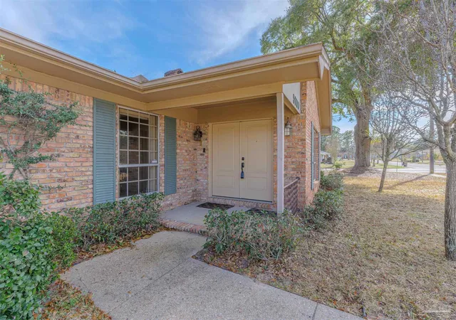 Photo 3 of Sale Pending at 5700 Adelyn Rd, Pensacola, FL 32504 | MLS# 688433 | Listing updated on 2026-10-01