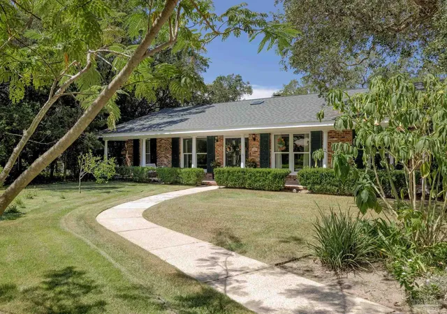 Photo 2 of Single family home for sale at 326 N Sunset Blvd, Gulf Breeze, FL 32561 | MLS# 688685 | Listing updated on 2026-09-12