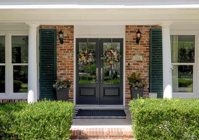 Photo 3 of Single family home for sale at 326 N Sunset Blvd, Gulf Breeze, FL 32561 | MLS# 688685 | Listing updated on 2026-09-12