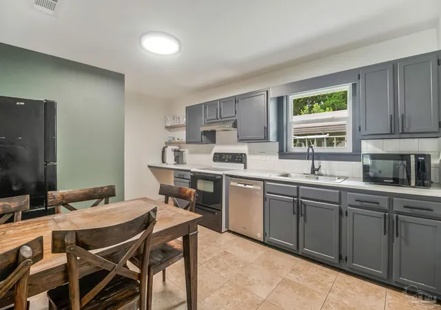 Photo 3 of Sale Pending at 10101 Holsberry Rd, Pensacola, FL 32534 | MLS# 687799 | Listing updated on 2026-10-05