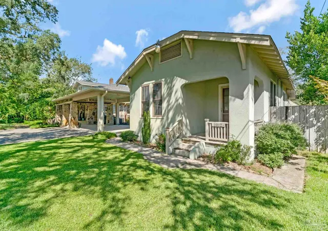 Photo 3 of Single family home for sale at 1910 E Jordan St, Pensacola, FL 32503 | MLS# 688463 | Listing updated on 2026-09-11