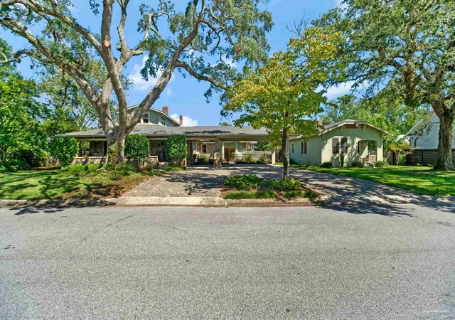 Photo 4 of Single family home for sale at 1910 E Jordan St, Pensacola, FL 32503 | MLS# 688463 | Listing updated on 2026-09-11