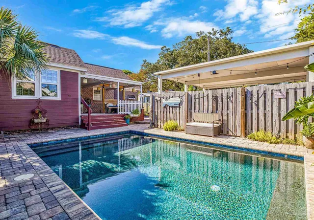 Photo 2 of Single family home for sale at 2090 N 19th Avenue, Pensacola, FL 32503 | MLS# 689242 | Listing updated on 2026-10-20